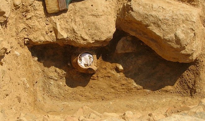 В Афинах нашли древний горшок с проклятием против 55 человек 