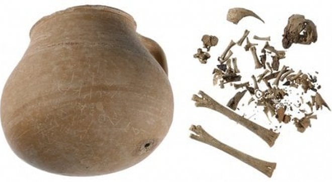 В Афинах нашли древний горшок с проклятием против 55 человек 