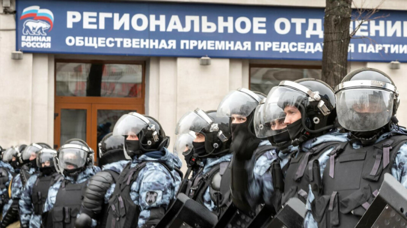 В праймериз &laquo;Единой России&raquo; участвовали полицейские. Хотя это запрещено законом