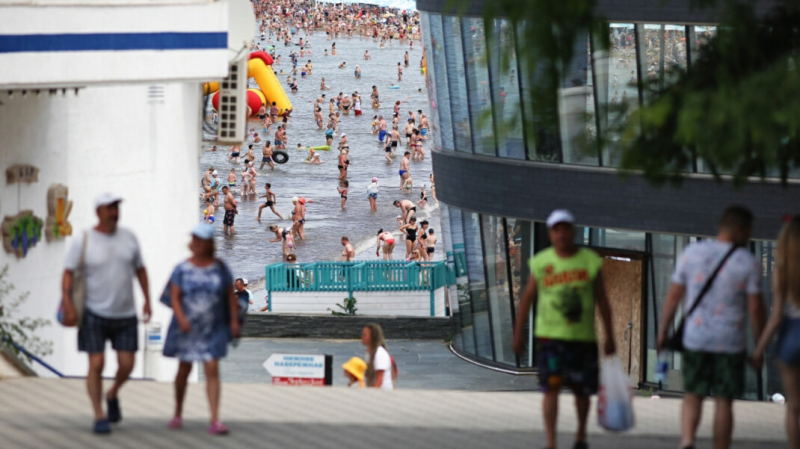 Власти Краснодарского края решили пустить на курорты переболевших коронавирусом