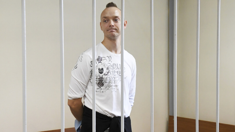 Журналисту Сафронову продлили арест до октября. Он сидит в СИЗО почти год