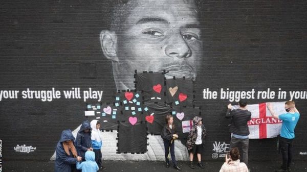 Расистский скандал в Британии: за посты о темнокожих футболистах задержаны пятеро