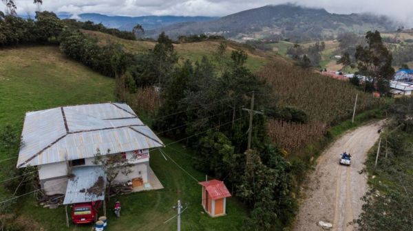 "Первый бедный президент". Лидером Перу избран самый левый политик в истории страны