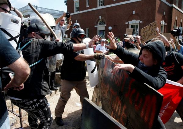 Шарлотсвилл: в США снесли памятники конфедератам Ли и Джексону, вызвавшие столкновения в 2017 году