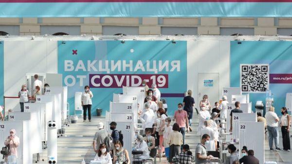 Коронавирус: Англия готовится "вынуть стержень из реактора", а Франция просто закручивает гайки