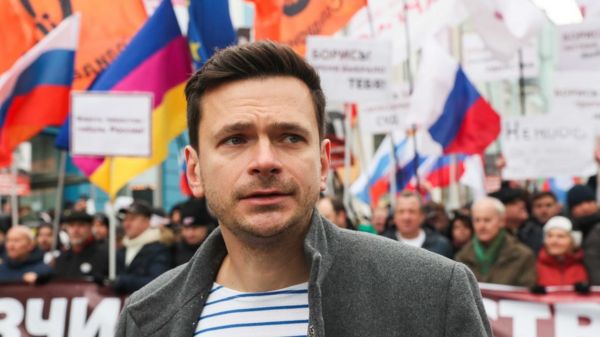 Мосгорсуд не пустил на выборы сторонников Навального. Как власти объяснили их "причастность к экстремизму"?