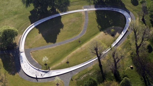 Уильям и Гарри открыли памятник принцессе Диане. Поможет ли монумент их помирить?