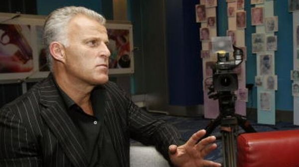 В Амстердаме тяжело ранен журналист Питер Р. Врис. Ему угрожал преступный мир