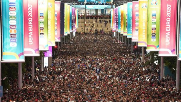 Дайджест: Англия ликует и готовится к финалу Евро-2020; ВОЗ предупреждает, что отменять карантин опасно