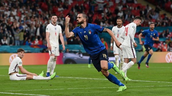 Сборная Италии стала чемпионом Европы по футболу, обыграв Англию в серии пенальти