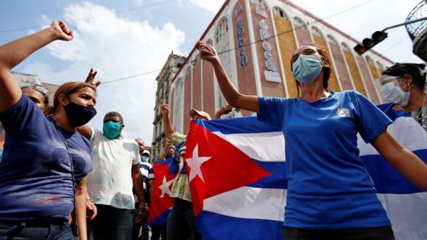 Дайджест: финал Евро, протесты на Кубе и Брэнсон в космосе