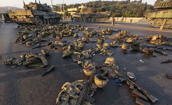 Дайджест: ВОЗ предупреждает о новой волне пандемии, Бритни Спирс разрешили нанять адвоката