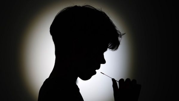 Коронавирус в мире: Франция готовится к четвертой волне, герцогиня Кембриджская в самоизоляции из-за контакта с ковид-больным