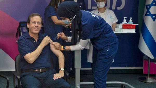 Коронавирус в мире: новая вспышка в Китае; Бразилия отменяет контракт на "Спутник"