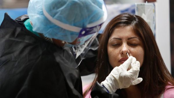 "Нервы на пределе": туристы из России на Кубе пожаловались на карантин за свой счет