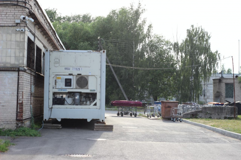 "Большая очередь: 6 дней ждать, когда отдадут прах". Морги и крематорий в Петербурге не справляются с потоком умерших от COVID-19