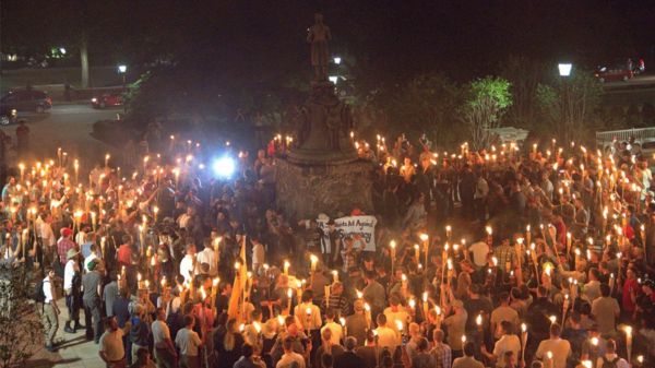 Шарлотсвилл: в США снесли памятники конфедератам Ли и Джексону, вызвавшие столкновения в 2017 году