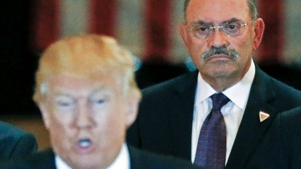 Дайджест: Власти России запретили три фонда Ходорковского; фирме Трампа предъявят обвинения