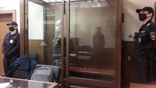 Московскому полицейскому, выстрелившему девочке в ногу, дали 2,5 года колонии-поселения