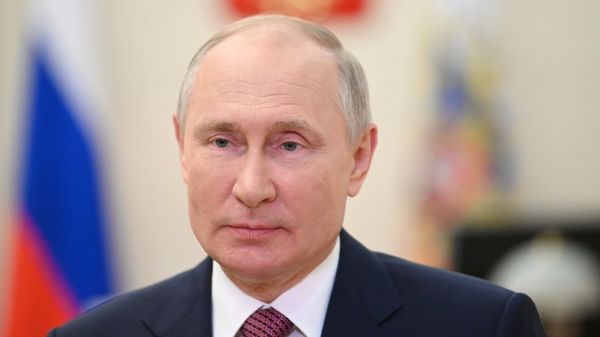 "Школьная ошибка": российские и украинские историки разбирают статью Путина о единстве народов