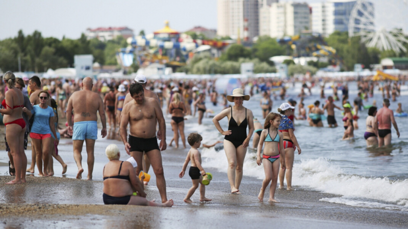 Для туристов, прибывающих на краснодарские курорты, ввели обязательную вакцинацию