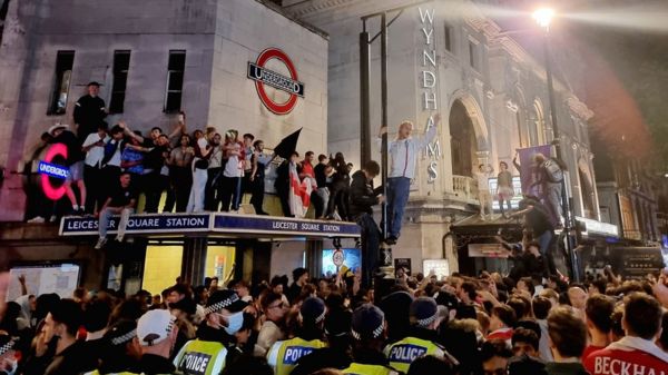 Дайджест: Англия ликует и готовится к финалу Евро-2020; ВОЗ предупреждает, что отменять карантин опасно