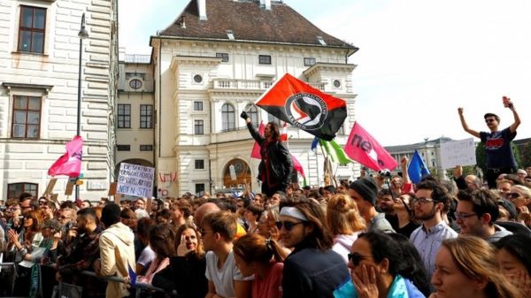 Скандал в Австрии из-за "переговоров с россиянкой". Канцлер Курц призвал к досрочным выборам