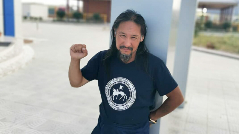 Ходившему &laquo;изгонять Путина&raquo; якутскому шаману улучшили условия в психдиспансере