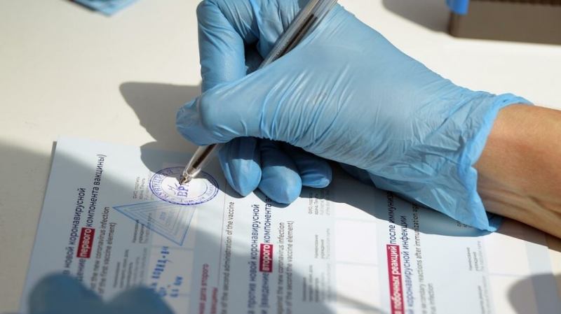 &laquo;Либо прививка, либо держитесь&raquo;. В Чечне купивших поддельные сертификаты вакцинировали насильно