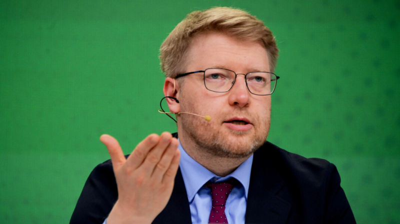 Лидер &laquo;Яблока&raquo; попросил Путина ввести локдаун и поддержать население за счёт бюджета