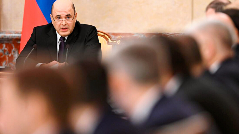 Мишустин запретил своим замам и министрам выезжать из России без его разрешения