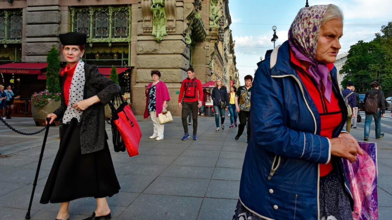 Ожидаемая продолжительность жизни в 2020 году снизилась почти во всех регионах. Больше всего — в Чечне и НАО