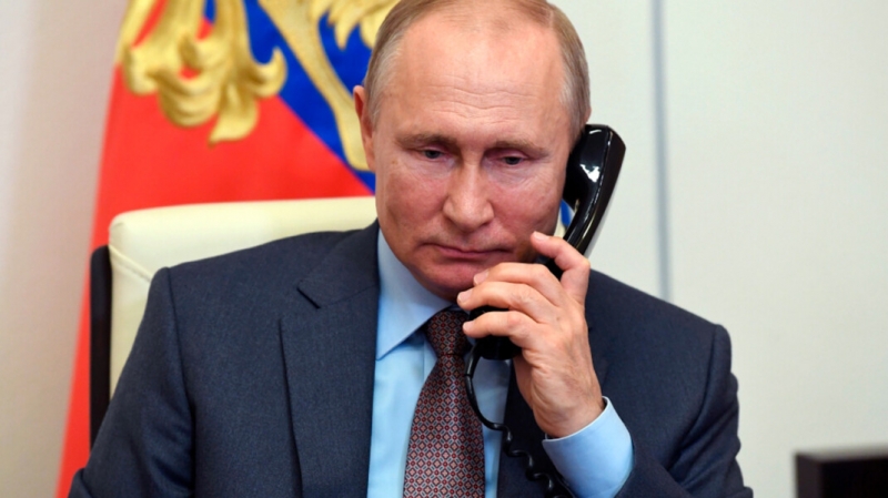 Путин направит Турции помощь для тушения пожаров на фоне чрезвычайной ситуации в лесах Якутии