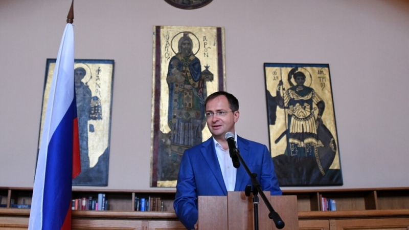 Путин создал комиссию по историческому просвещению. Её возглавит Владимир Мединский