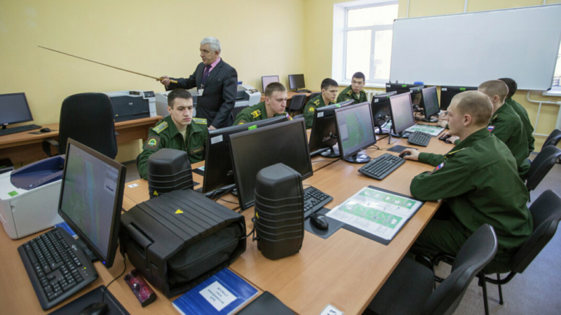 Шойгу обязал военных изучить статью Путина о «единстве русских и украинцев»