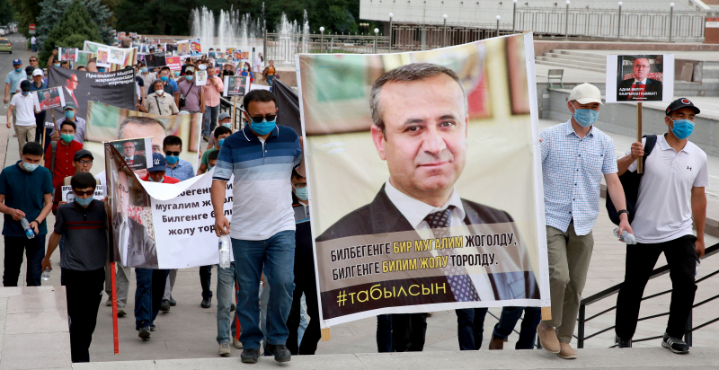 "Схватили и завязали глаза. На следующий день уже доставили в Турцию". Орхан Инанды рассказал адвокату детали своего похищения