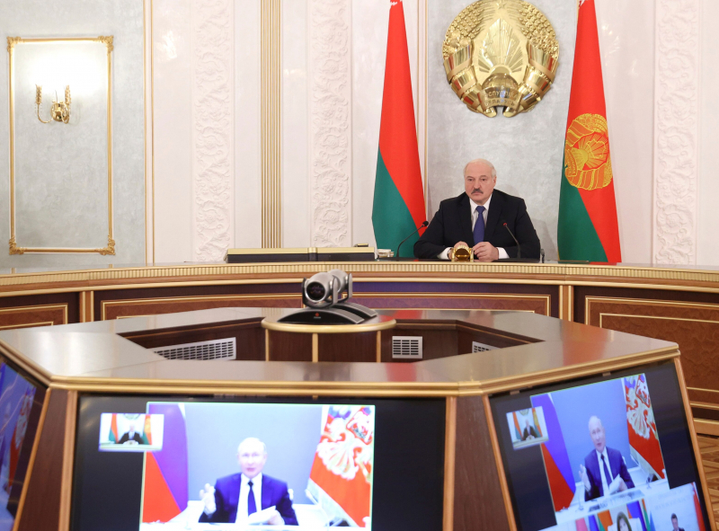 "Следующим шагом будет обращение к России". Политолог о "раскрытом" Лукашенко заговоре и закрытии границы с Украиной