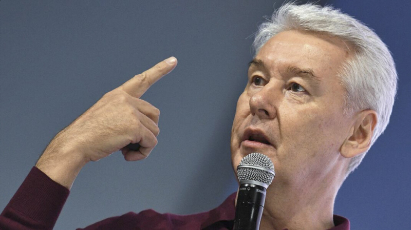 Собянин пригрозил бизнесу локдауном за отказ вакцинировать сотрудников