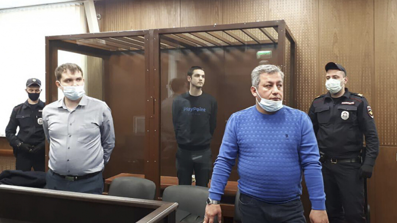 Суд смягчил приговор участнику митинга, распылившему баллончик в сторону росгвардейца