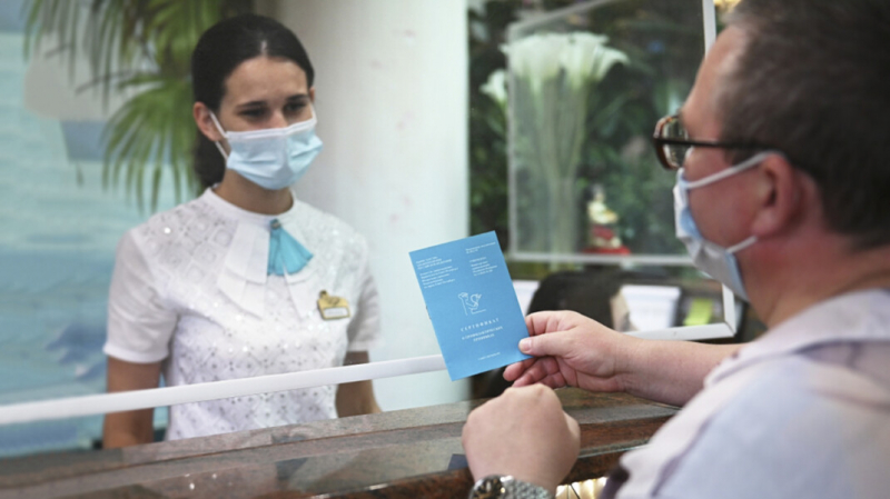 Туроператоры назвали обязательную вакцинацию туристов на краснодарских курортах непродуманной мерой