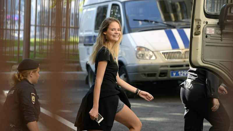 Участницу панк-группы Pussy Riot Веронику Никульшину задержали в четвертый раз с начала мая