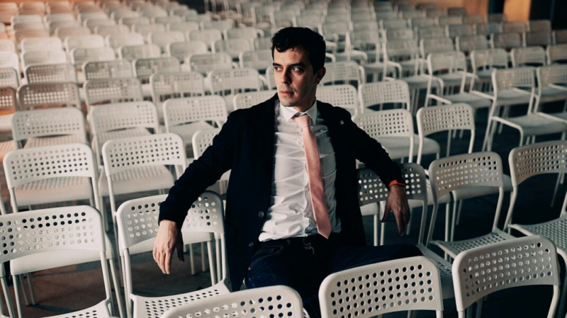 В деле Доброхотова нашёлся след ФСБ. Номера машины, которая увезла журналиста в ОВД, оформлены на спецслужбу