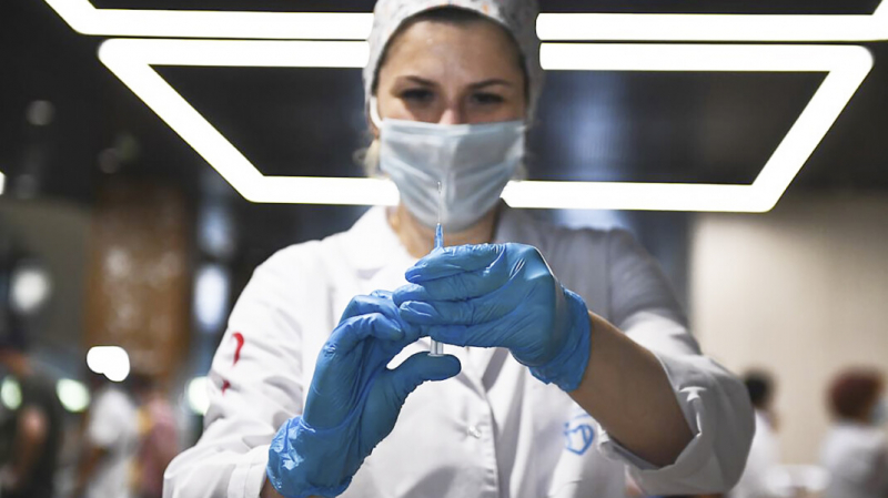 «В доступную статистику такое не попадает». Что изменится в кодировании смертей после вакцинации от COVID-19