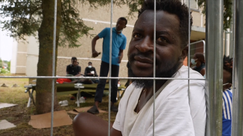 В Литве разрешили задерживать на полгода нелегальных мигрантов. Президент сказал, что в законе есть "дыры" с точки зрения прав человека