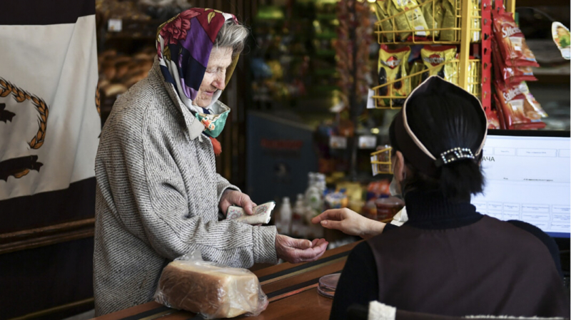 В ООН рассказали о 9 млн экономящих на еде россиян. Власти отчитывались о победе над «крайней нищетой»
