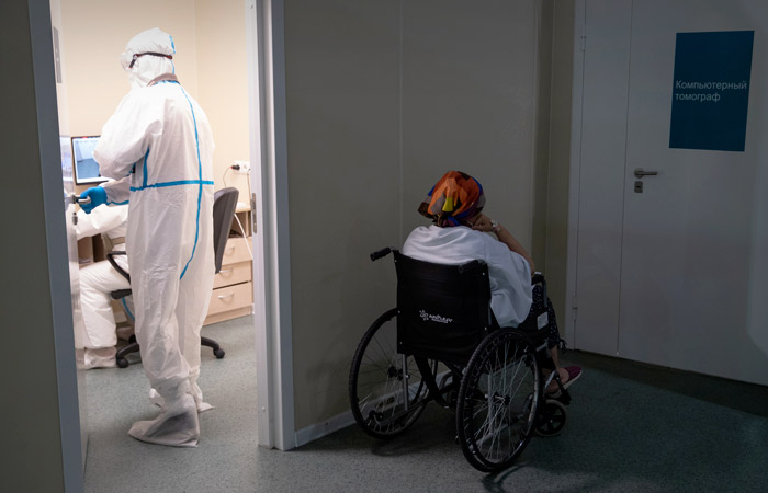 В России за сутки выявили 25 140 заразившихся коронавирусом