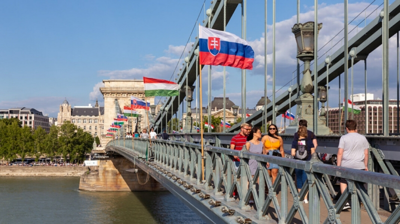 Венгрия открыла границы для вакцинированных от коронавируса россиян