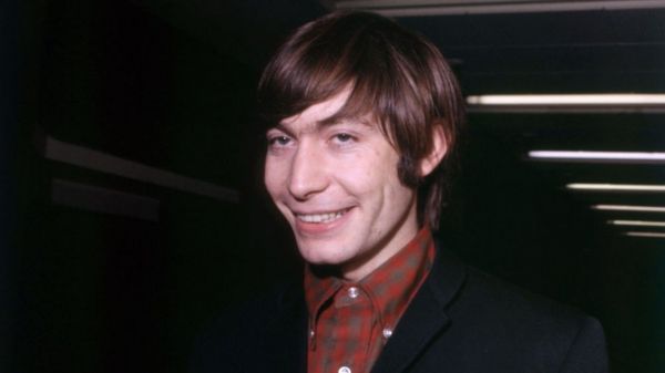 Умер ударник Rolling Stones Чарли Уоттс. Ему было 80 лет