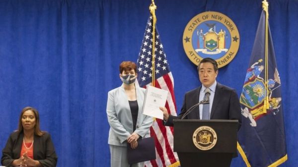 Губернатор Нью-Йорка Эндрю Куомо обвинен в домогательствах. Его называли звездой либеральной Америки и прочили в президенты