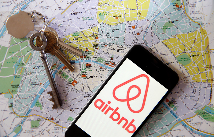 Airbnb бесплатно временно разместит 20 000 афганских беженцев